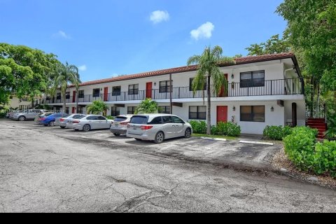 Copropriété à vendre à Boca Raton, Floride: 2 chambres, 124.02 m2 № 1103880 - photo 3