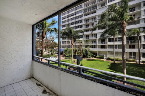 Condo in Fort Lauderdale, Florida, 2 bedrooms  № 1161877 - photo 19