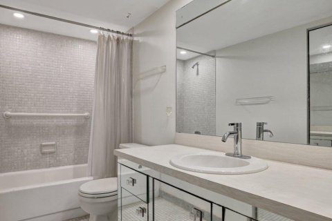 Condo in Fort Lauderdale, Florida, 2 bedrooms  № 1161877 - photo 20