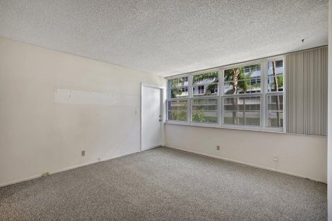 Condo in Fort Lauderdale, Florida, 2 bedrooms  № 1161877 - photo 24