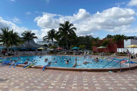 Condo in Deerfield Beach, Florida, 1 bedroom  № 857131 - photo 12