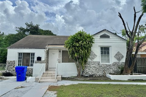 Villa ou maison à louer à Miami, Floride: 5 chambres, 179.02 m2 № 1370680 - photo 2