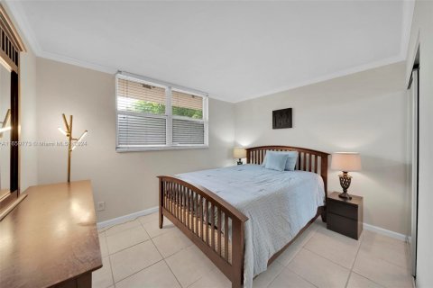 Condo in Oakland Park, Florida, 2 bedrooms  № 1370679 - photo 17