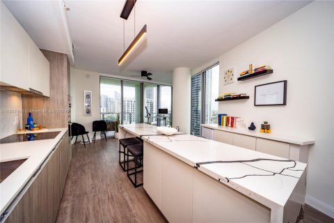 Condominio en venta en Miami, Florida, 1 dormitorio, 87.7 m2 № 1229853 - foto 11