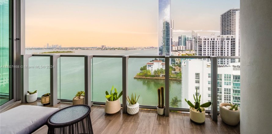 Condo in Miami, Florida, 1 bedroom  № 1229853