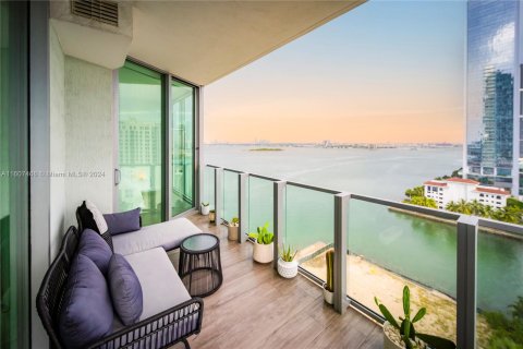 Condominio en venta en Miami, Florida, 1 dormitorio, 87.7 m2 № 1229853 - foto 2