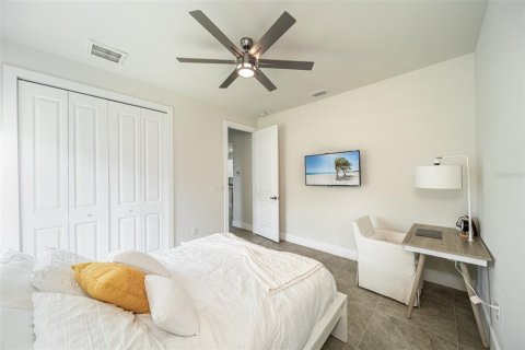 Casa en venta en Cape Coral, Florida, 3 dormitorios № 738938 - foto 12