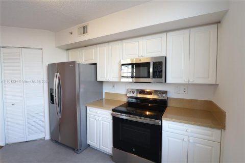 Condo in Fort Lauderdale, Florida, 2 bedrooms  № 1220641 - photo 27