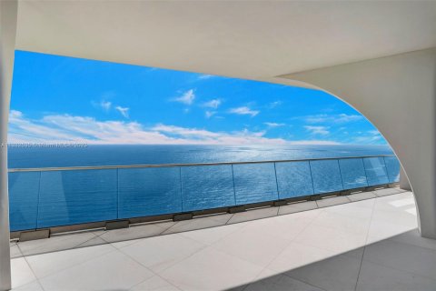 Condo in Sunny Isles Beach, Florida, 4 bedrooms  № 611604 - photo 4