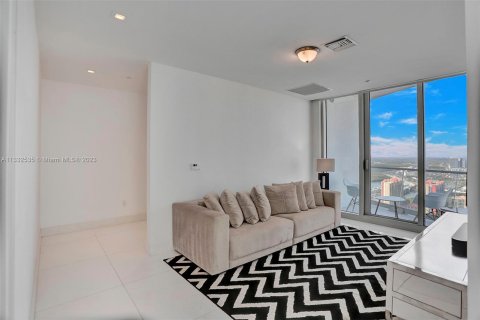 Condo in Sunny Isles Beach, Florida, 4 bedrooms  № 611604 - photo 20