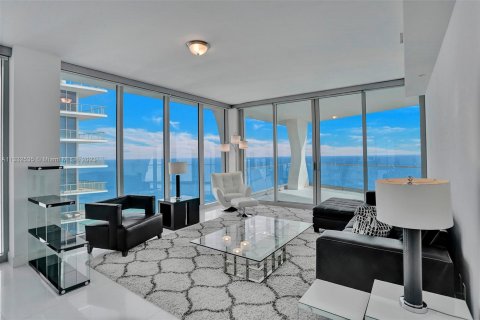 Condo in Sunny Isles Beach, Florida, 4 bedrooms  № 611604 - photo 2