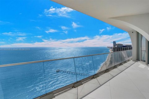 Copropriété à vendre à Sunny Isles Beach, Floride: 4 chambres, 352.56 m2 № 611604 - photo 5