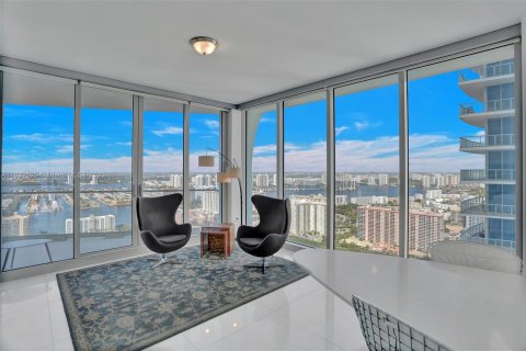 Condo in Sunny Isles Beach, Florida, 4 bedrooms  № 611604 - photo 18