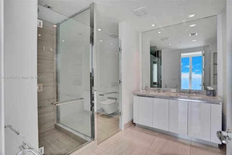 Condo in Sunny Isles Beach, Florida, 4 bedrooms  № 611604 - photo 27