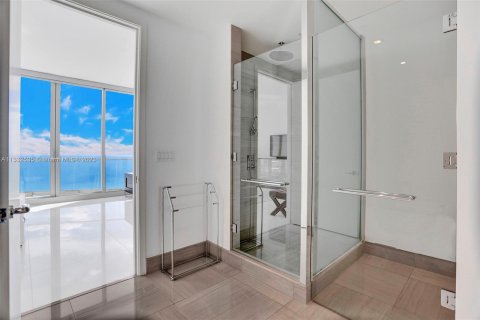 Condo in Sunny Isles Beach, Florida, 4 bedrooms  № 611604 - photo 29