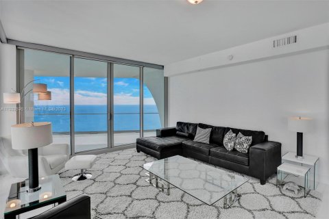 Condo in Sunny Isles Beach, Florida, 4 bedrooms  № 611604 - photo 3