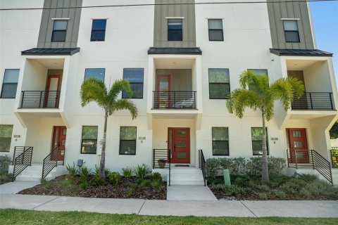 Townhouse in Tampa, Florida 4 bedrooms, 192.12 sq.m. № 1157126 - photo 6