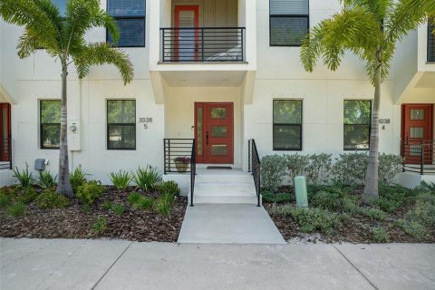 Townhouse in Tampa, Florida 4 bedrooms, 192.12 sq.m. № 1157126 - photo 7