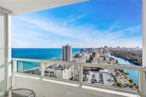 Copropriété à vendre à Miami Beach, Floride: 2 chambres, 141.95 m2 № 9638 - photo 19