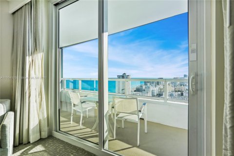 Copropriété à vendre à Miami Beach, Floride: 2 chambres, 141.95 m2 № 9638 - photo 13