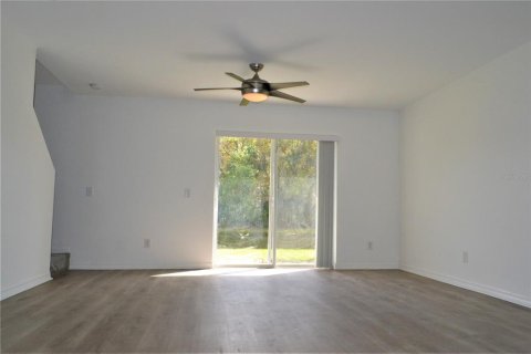 Townhouse in Land O' Lakes, Florida 3 bedrooms, 142.7 sq.m. № 1300856 - photo 17