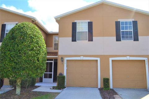 Townhouse in Land O' Lakes, Florida 3 bedrooms, 142.7 sq.m. № 1300856 - photo 1