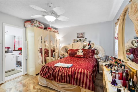 Condo in Lauderdale Lakes, Florida, 2 bedrooms  № 1168510 - photo 19