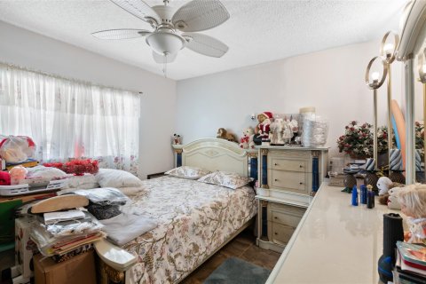 Condo in Lauderdale Lakes, Florida, 2 bedrooms  № 1168510 - photo 21