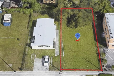 Commercial property in Miami, Florida № 1098204 - photo 3