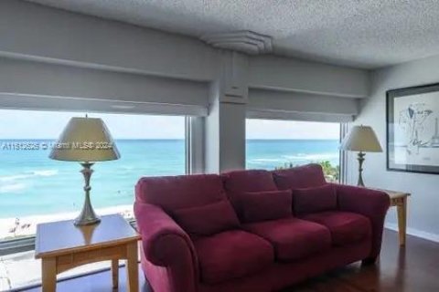 Condominio en venta en Miami Beach, Florida, 3 dormitorios, 79.9 m2 № 1234568 - foto 5