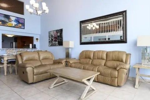 Condominio en venta en Miami Beach, Florida, 3 dormitorios, 79.9 m2 № 1234568 - foto 4