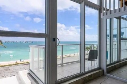 Condominio en venta en Miami Beach, Florida, 3 dormitorios, 79.9 m2 № 1234568 - foto 25