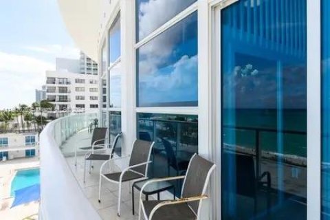 Condominio en venta en Miami Beach, Florida, 3 dormitorios, 79.9 m2 № 1234568 - foto 17