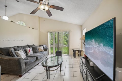 Villa ou maison à vendre à North Lauderdale, Floride: 3 chambres, 136.19 m2 № 1234484 - photo 4