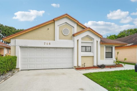 House in North Lauderdale, Florida 3 bedrooms, 136.19 sq.m. № 1234484 - photo 2