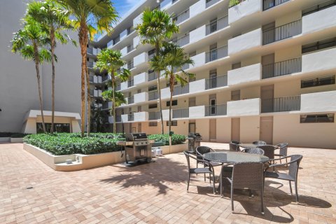 Condo in Palm Beach Shores, Florida, 2 bedrooms  № 1099885 - photo 25