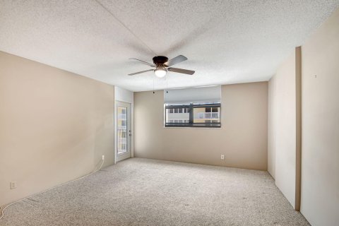 Condo in Palm Beach Shores, Florida, 2 bedrooms  № 1099885 - photo 29