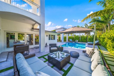 Casa en venta en Fort Lauderdale, Florida, 3 dormitorios, 279.73 m2 № 1100228 - foto 29