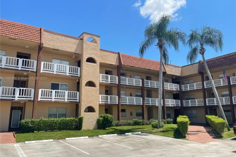Condominio en venta en Sunrise, Florida, 2 dormitorios, 95.69 m2 № 711905 - foto 1