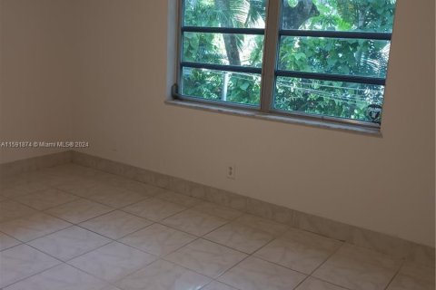 Condo in Dania Beach, Florida, 1 bedroom  № 1185672 - photo 11