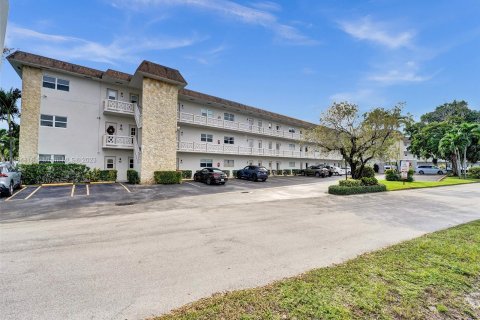 Condominio en venta en Lauderdale Lakes, Florida, 2 dormitorios, 87.7 m2 № 868288 - foto 11