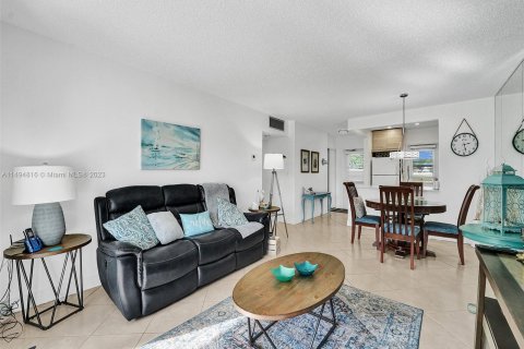 Condominio en venta en Lauderdale Lakes, Florida, 2 dormitorios, 87.7 m2 № 868288 - foto 25