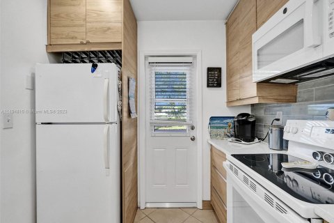 Condominio en venta en Lauderdale Lakes, Florida, 2 dormitorios, 87.7 m2 № 868288 - foto 12