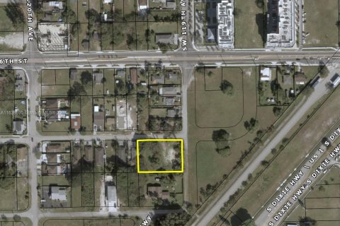 Commercial property in Miami, Florida № 1282622 - photo 1