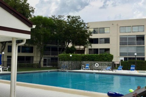 Condo in Lake Worth, Florida, 2 bedrooms  № 1182300 - photo 2