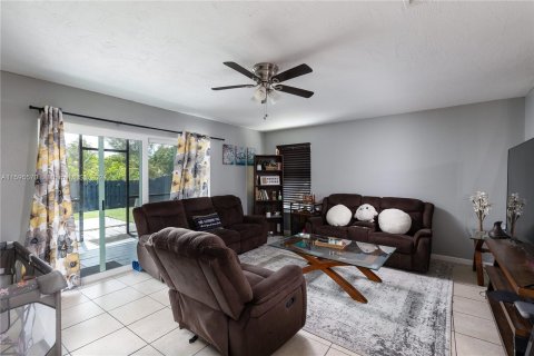 Touwnhouse à vendre à North Lauderdale, Floride: 3 chambres, 131.92 m2 № 1189447 - photo 10