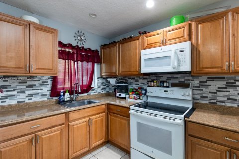 Touwnhouse à vendre à North Lauderdale, Floride: 3 chambres, 131.92 m2 № 1189447 - photo 6