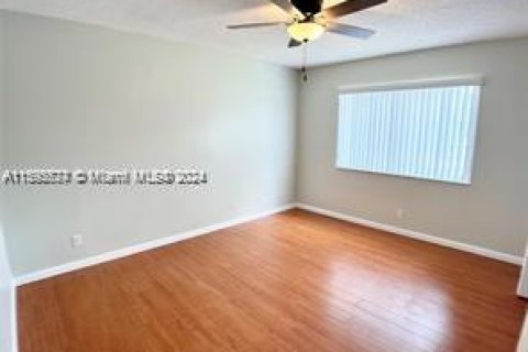 Condo in Weston, Florida, 2 bedrooms  № 1189445 - photo 5