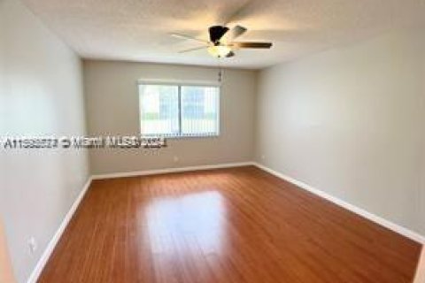 Condo in Weston, Florida, 2 bedrooms  № 1189445 - photo 7