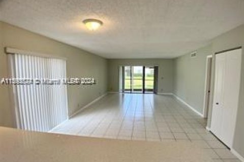 Copropriété à vendre à Weston, Floride: 2 chambres, 114.36 m2 № 1189445 - photo 4